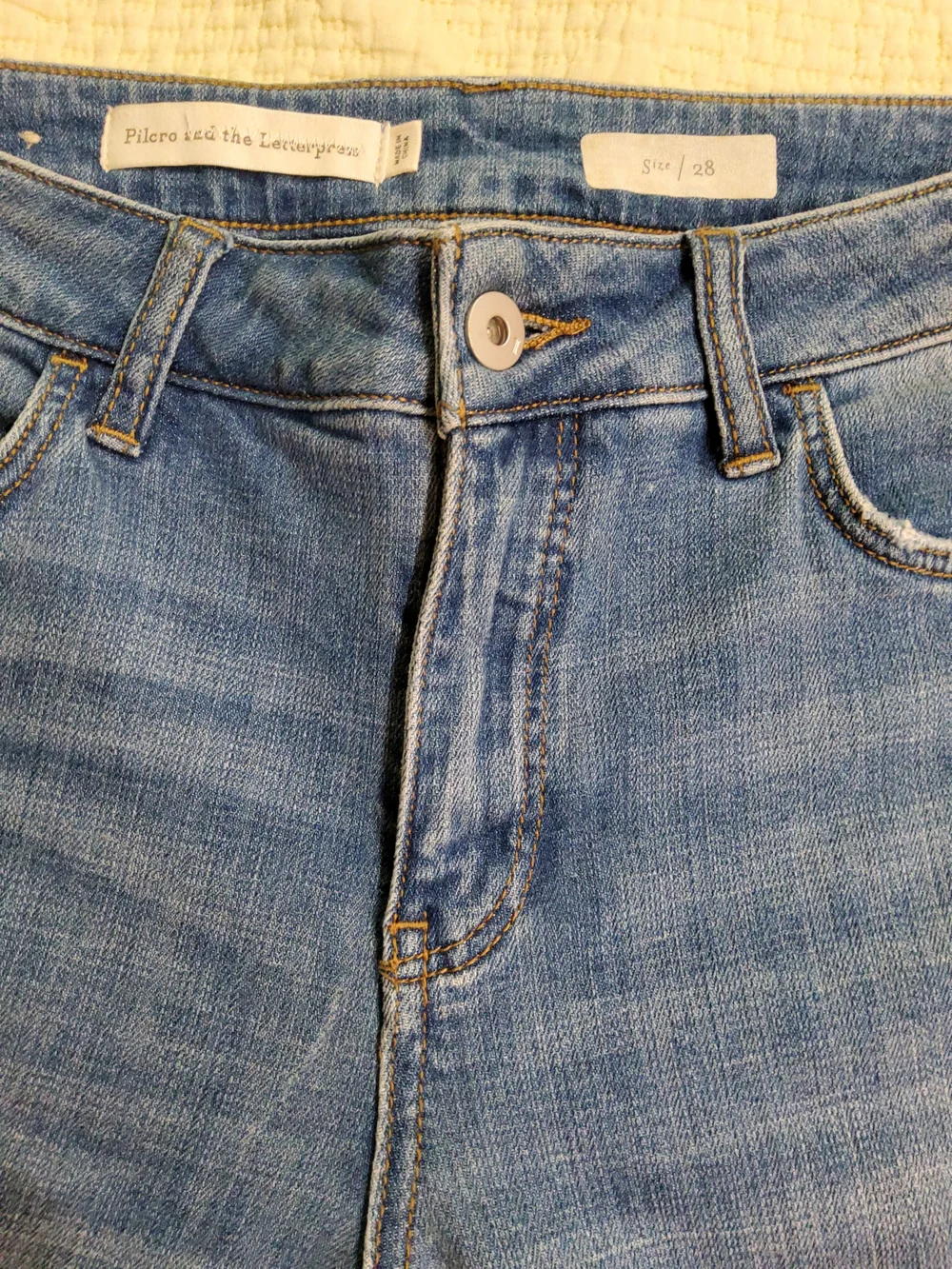 Pilcro Mid-Rise Slim Boyfriend Jeans Size 28